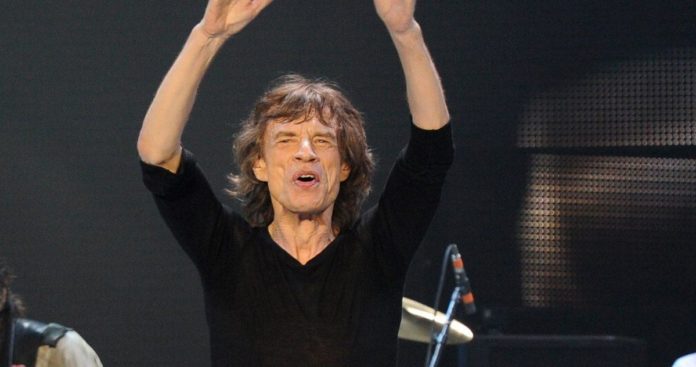 Mick Jagger sorprende en un vídeo saltando y bailando un mes después de su operación de corazón