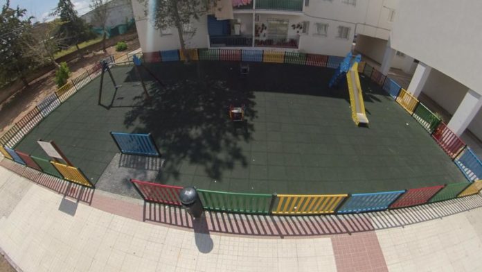 El Ayuntamiento de Pozoblanco concluye la reforma de dos nuevos parques infantiles