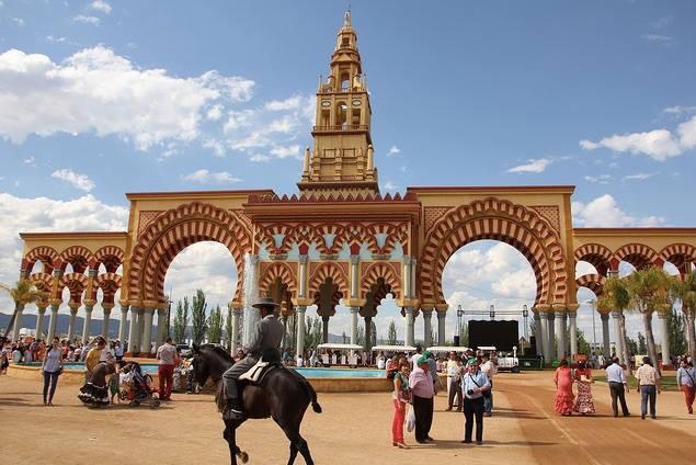 Las asociaciones Pájaro Madre, El Farolillo y Amigos del Salmorejo ganan el Concurso de Casetas de la Feria
