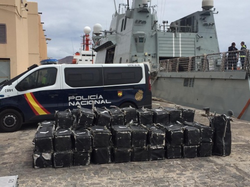 La Policía Nacional intercepta un pesquero cargado con 1.500 kilos de cocaína en aguas internacionales cercanas a Canarias