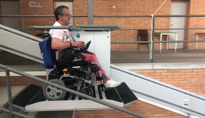 Pozoblanco instala en el Pabellón Municipal un elevador mecánico para personas con movilidad reducida Pozoblanco instala en el Pabellón Municipal un elevador mecánico para personas con movilidad reducida