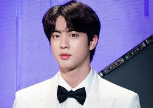El joven cantante coreano Jin, del grupo BTS, reconocido por UNICEF por sus elevadas donaciones secretas