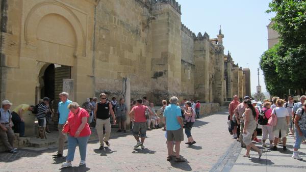 El PP pide a Aehcor esperar a las negociaciones entre 